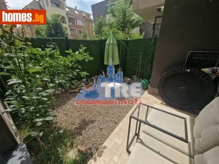 Тристаен, 79m²