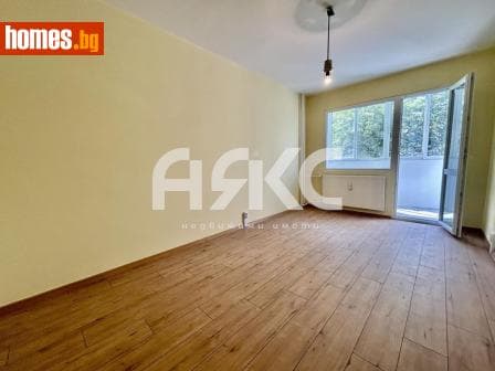 Тристаен, 86m²