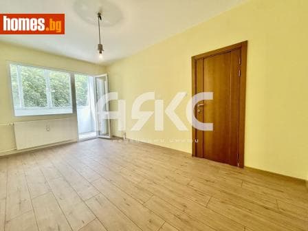Тристаен, 86m²