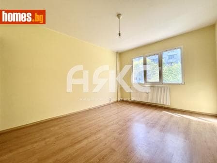 Тристаен, 86m²