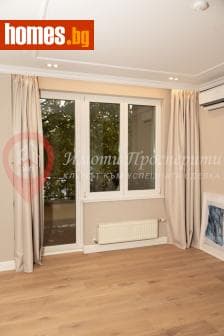 Тристаен, 102m²