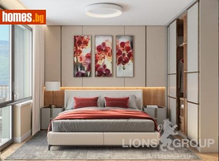 Тристаен, 112m²