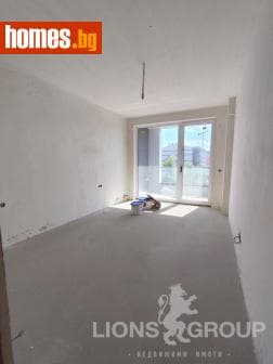 Тристаен, 97m²