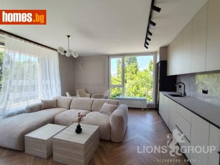 Тристаен, 92m²