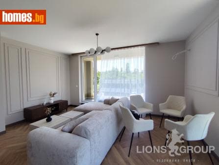 Тристаен, 92m²