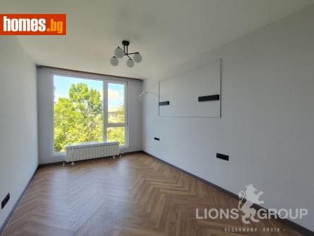 Тристаен, 92m²