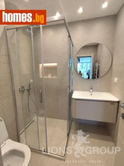Тристаен, 92m²
