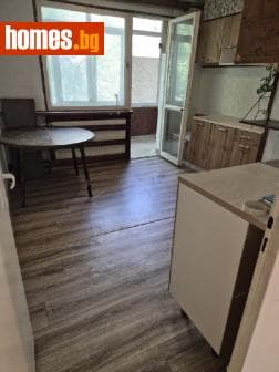 Тристаен, 88m²
