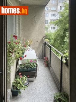 Тристаен, 80m²