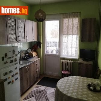 Тристаен, 110m²