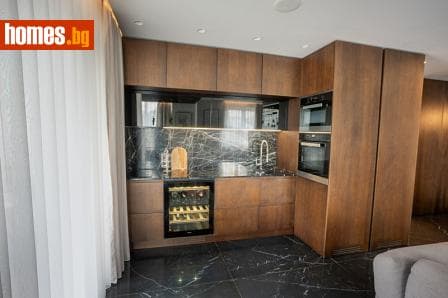 Тристаен, 103m²