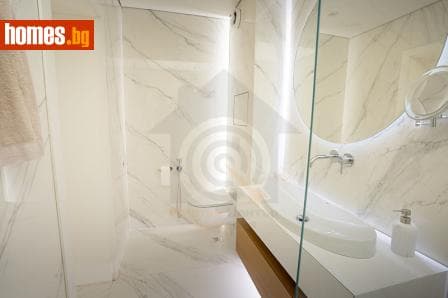 Тристаен, 103m²