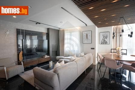 Тристаен, 103m²