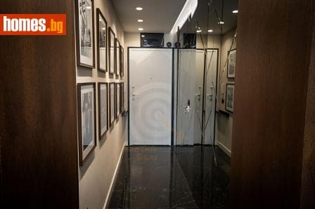 Тристаен, 103m²