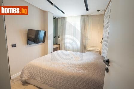 Тристаен, 103m²