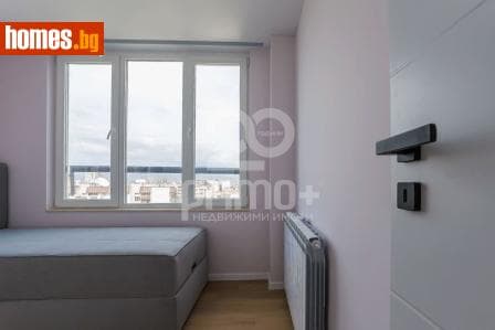 Тристаен, 62m²
