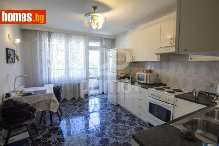 Тристаен, 118m²