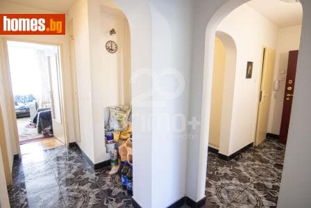 Тристаен, 118m²