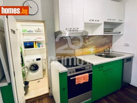Тристаен, 71m²