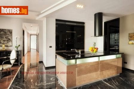 Многостаен, 241m²
