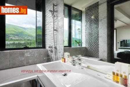 Четиристаен, 241m²