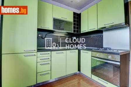 Тристаен, 93m²