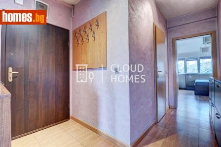 Тристаен, 93m²