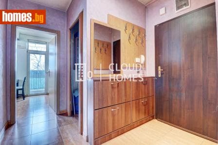 Тристаен, 93m²