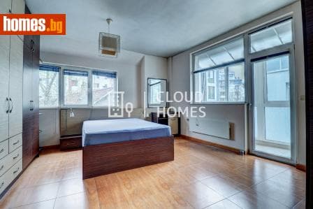 Тристаен, 93m²