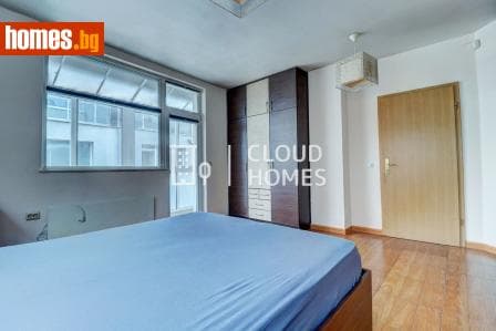 Тристаен, 93m²
