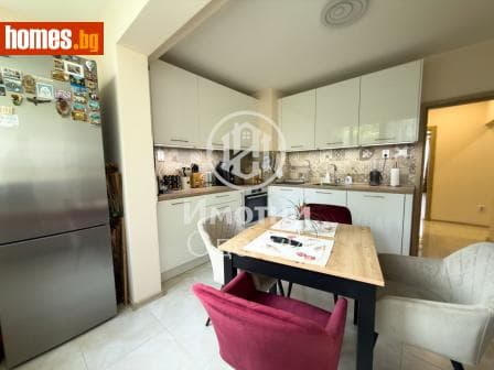 Тристаен, 88m²
