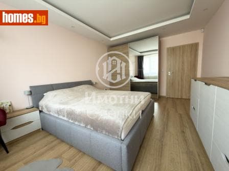 Тристаен, 88m²