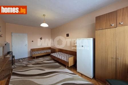 Тристаен, 85m²