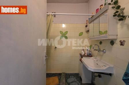 Тристаен, 85m²