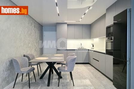 Тристаен, 126m²