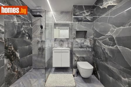 Тристаен, 126m²