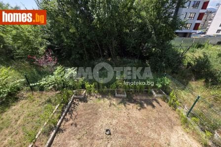 Тристаен, 126m²