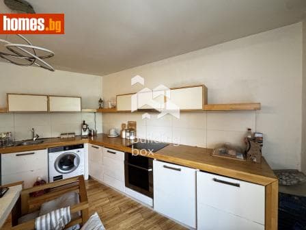 Тристаен, 162m²