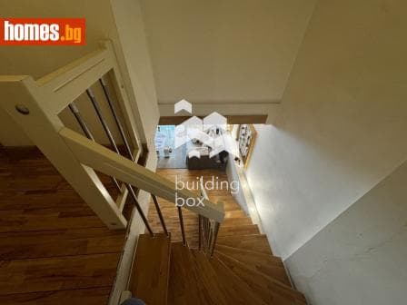Тристаен, 162m²