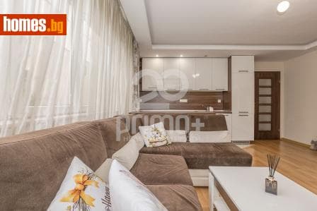 Тристаен, 92m²