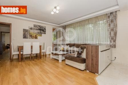 Тристаен, 92m²