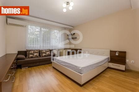 Тристаен, 92m²