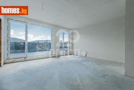 Тристаен, 160m²