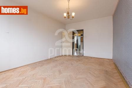 Тристаен, 76m²