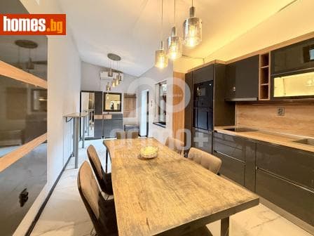 Тристаен, 74m²