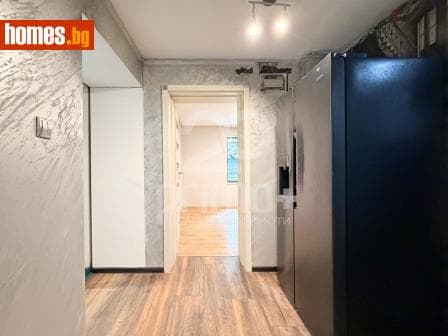 Тристаен, 74m²