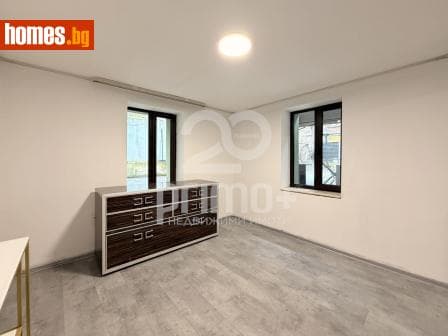 Тристаен, 74m²