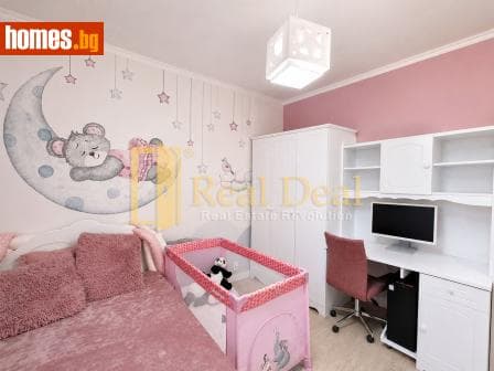 Тристаен, 68m²