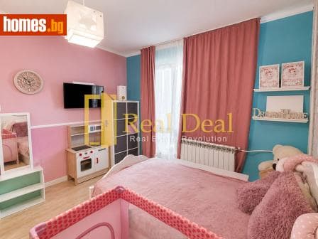 Тристаен, 68m²