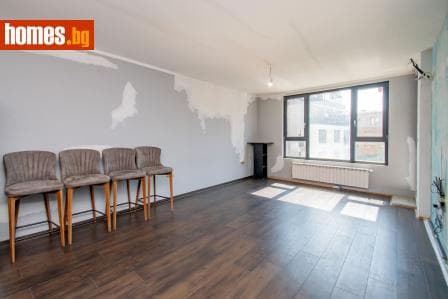 Тристаен, 107m²